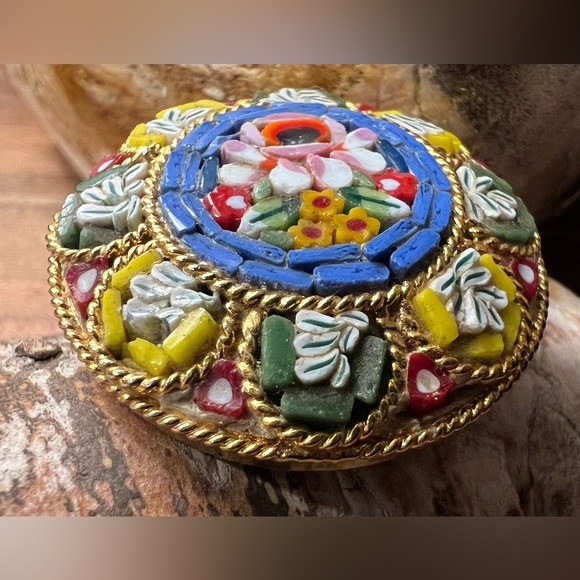Italian Floral Micro Mosaic Brooch Pin Yellow Purple Blue Glass Art Gold 1 1/4” - Picture 6 of 7